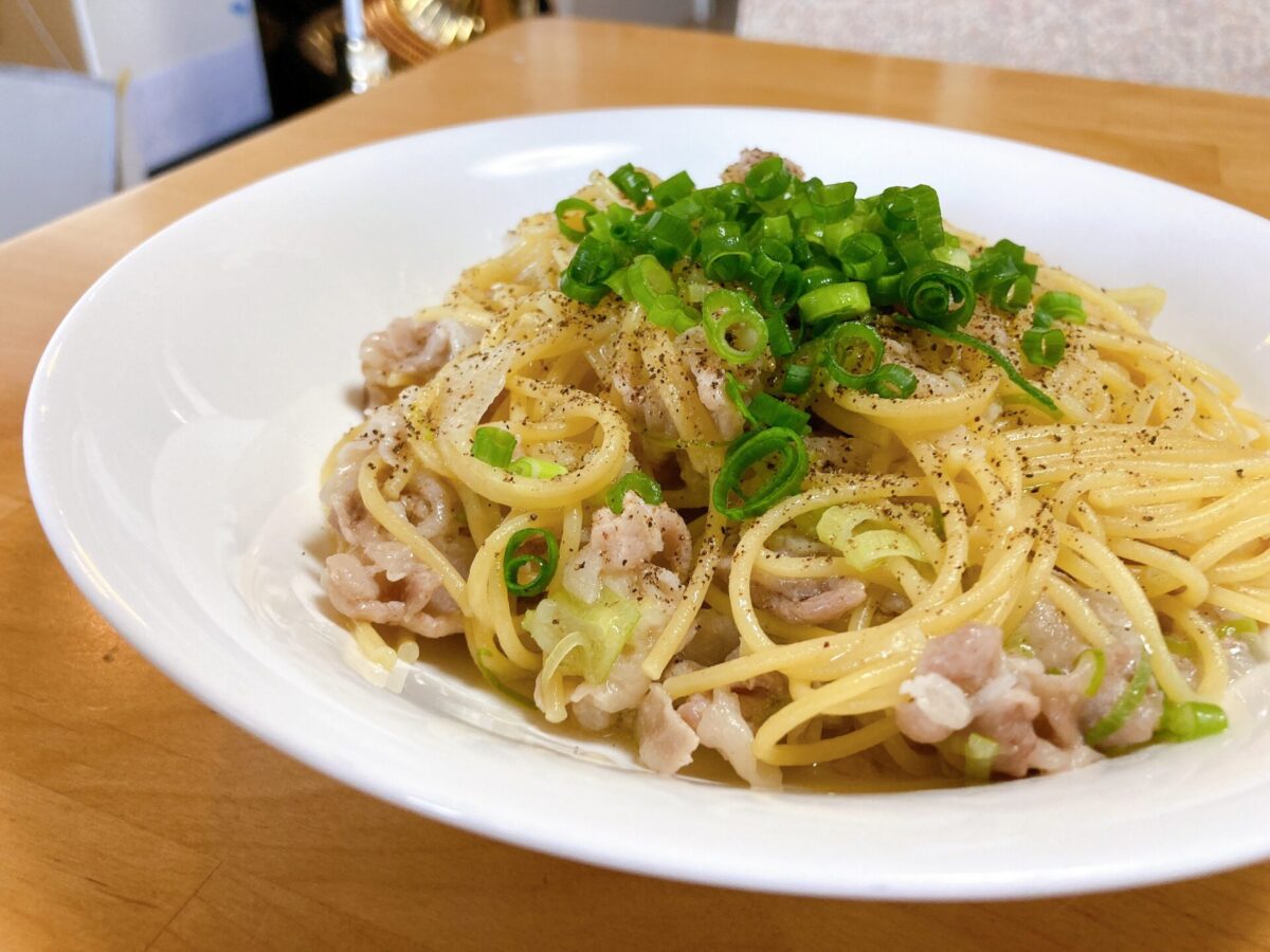 【酒が飲めるパスタ】ねぎ塩レモン豚パスタ リュウジのバズレシピメモ【作り方・コツ・感想】